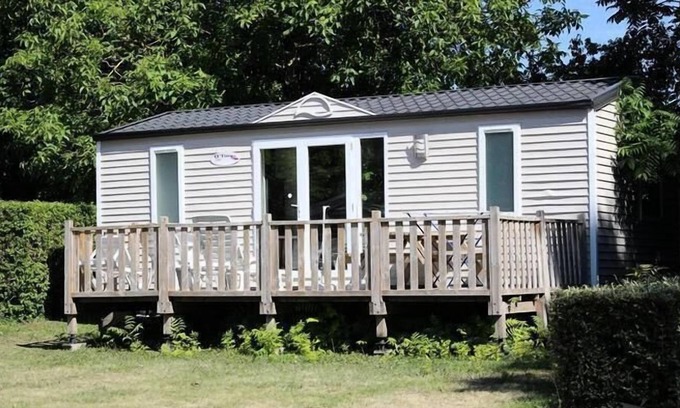 Ingrandes House | Camping Le Petit Trianon **** - Mobile Home 4 Rooms 6 People Premium