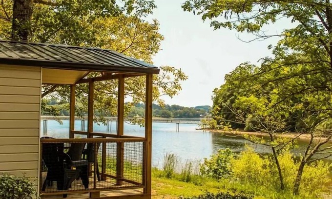 Alrance House | Camping Les Cantarelles * - Mobil home Comfort Bay - 2 bedrooms - Lake view 4 people