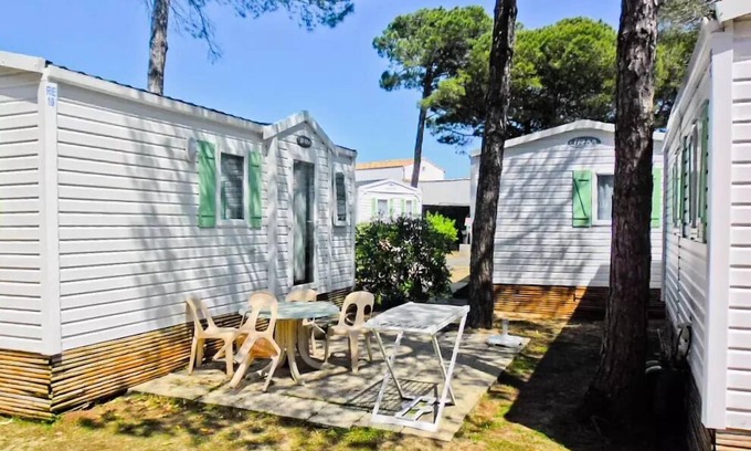 Le Bois-Plage-en-Re House | Camping LES VARENNES * - Mobil-home PLUS 2 chambres 4 personnes