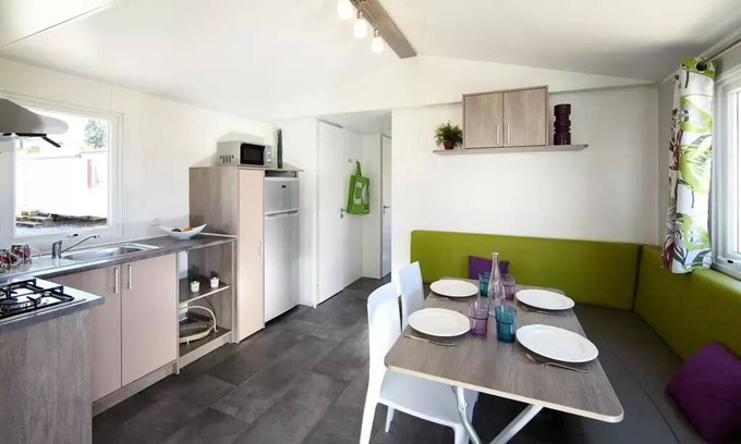 Pont-de-Salars House | Camping Les Terrasses du Lac* - 3-room mobile home 4/6 people Air-conditioned