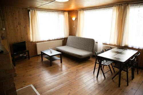 Kornik Cabin | Camping Oaza Błonie Kórnik Domki Standard - 3 pokoje