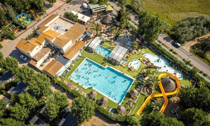 Serignan-Plage House | Camping - Piscine - ccageda