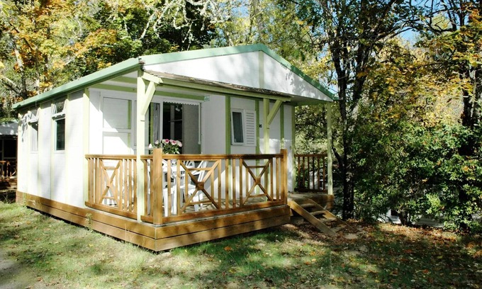 Nabirat Ski Chalet | Camping Ushuaïa Villages les Pialades * - Chalet Club 5 - 32m² with covered terrace - 2 bedrooms for 5 people