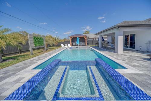 Mariner House | Campos Family Resort - Heated Pool