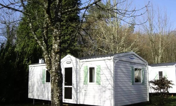 Locmaria-Berrien House | Campsite La Rivière d'Argent * - Mobile home SUPER MERCURE 28m2/2 bedrooms - without terrace 4 people