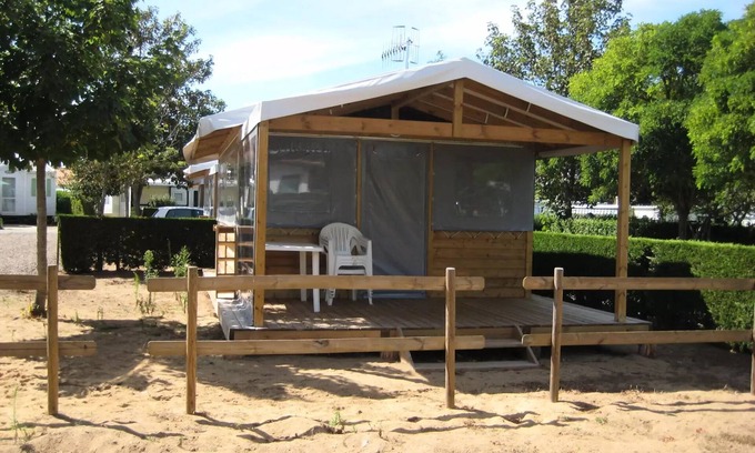 Fumel House | Campsite Les Catalpas * - B11 Lodge Toilet 2ch WC 4 persons