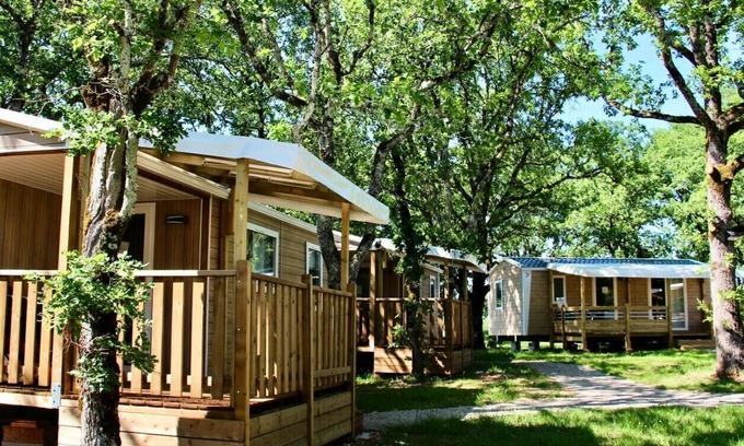 Rocamadour House | Campsite Les Cigales* - Family Premium 3 Rooms 4/6 people Air-conditioned