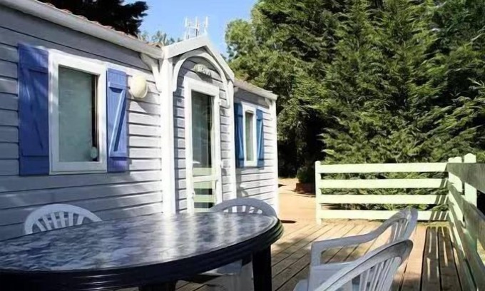 Pont-du-Chateau House | Campsite Les Sablons ** - Mobilhome for 4 People