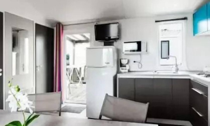 La Faute-sur-Mer Ski Chalet | Campsite LES VIOLETTES * - Chalet Mésange (2 bedrooms) 4 persons