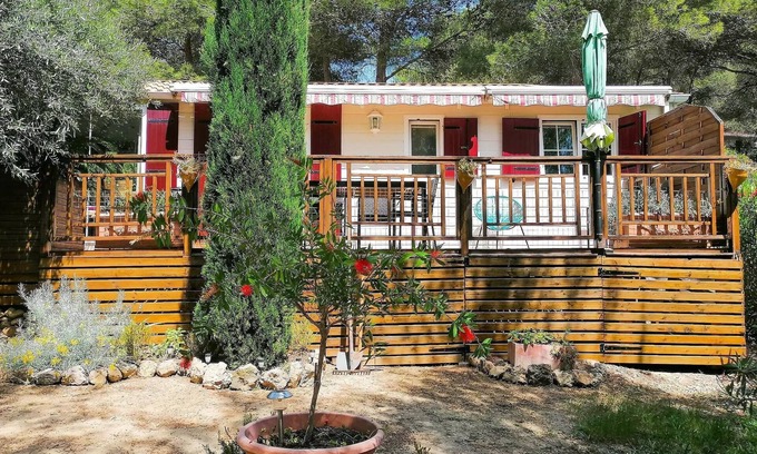 Castelnau-de-Guers House | Campsite Residential La Pinède * - Charleston PREMIUM-2 bedrooms 40m2- *Clim, terrace, TV* 6 persons