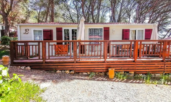 Castelnau-de-Guers House | Campsite Residential La Pinède * - Blueberry3 PREMIUM- 3 bedrooms 40m2- *Clim, terrace, TV* 6 persons