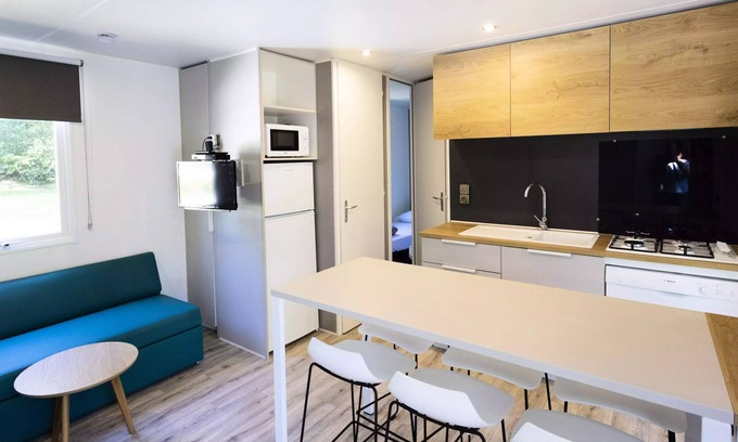 Servies House | Campsite Saint Pierre de Rousieux**** - Very large Mobile Home Comfort + 4 Rooms 6 People Air Conditioned