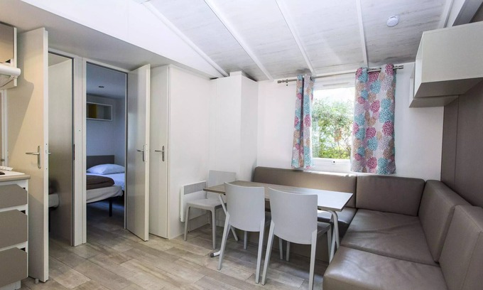 Servies House | Campsite Saint Pierre de Rousieux**** - Large Mobile Home Comfort + 3 Rooms 4 People
