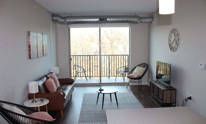 Ames Apartment | Campustown Lux Apartment near ISU!