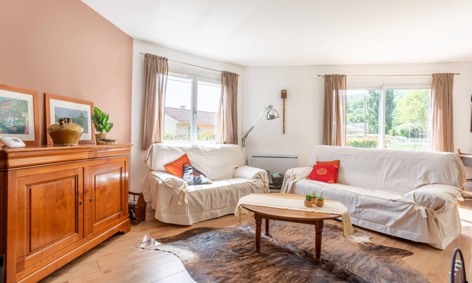 Serralongue House | Can Guillamou - Three Bedroom House, Sleeps 6