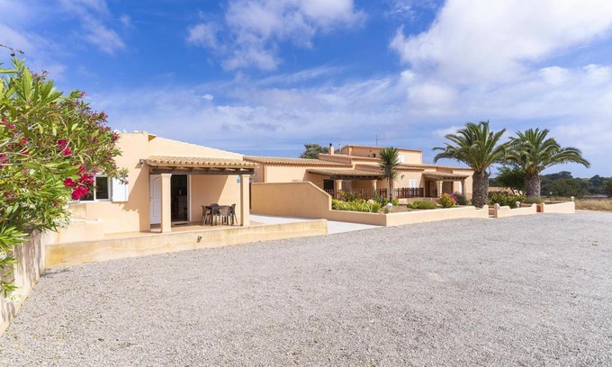 Es Cap de Barbaria Ski Chalet | Can Juan De S'Hereu