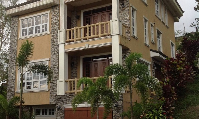 Laurel House | Canyon Woods Resort TAGAYTAY Area STAY Rent Furnished House and PLAY Golf