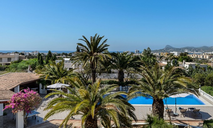 San Antonio Bay Villa | CAN RAVI, Villa. Ibiza. Charming villa on the bay of San Antonio
