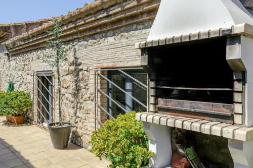 Torroella de Fluvia House | Can Salva charm on the Costa Brava
