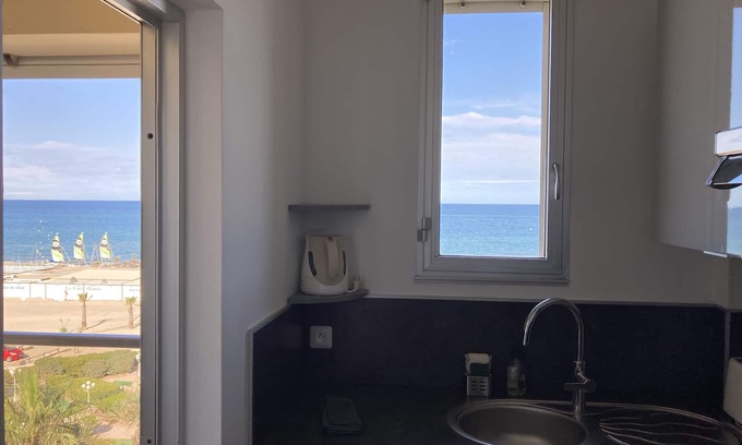 Canet-Plage Apartment | CAN TOUTI - MAGNIFICENT T2 CROSSING FACING THE SEA