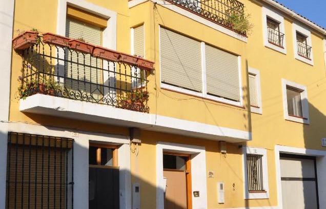 Bot Apartment | Can Valleta