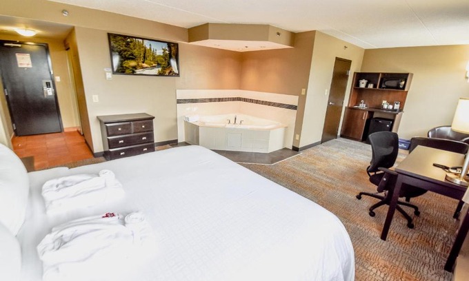 Winnipeg Hotel | Canad Inns Destination Centre Polo Park