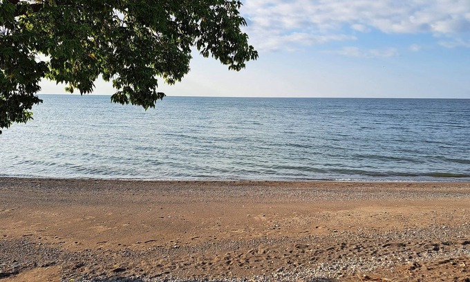 Wheatley Cottage | Canadas most southern tip Hickory Lakehouse on the shores of LakeErie