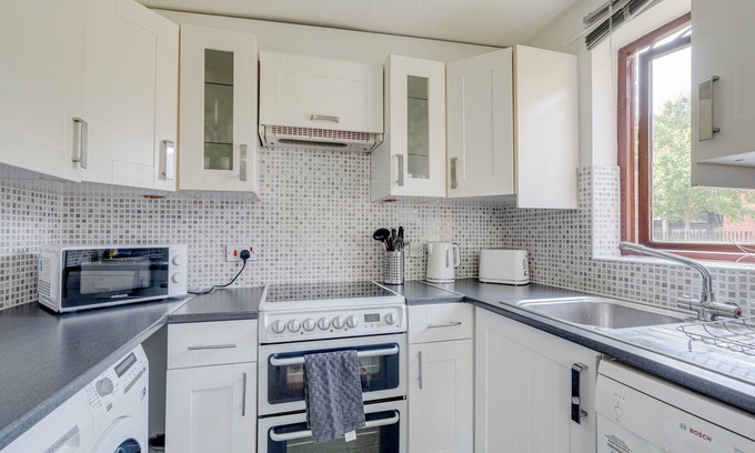 Rotherhithe Apartment | Canadawater-2bedroom-1bathroom-free Parking