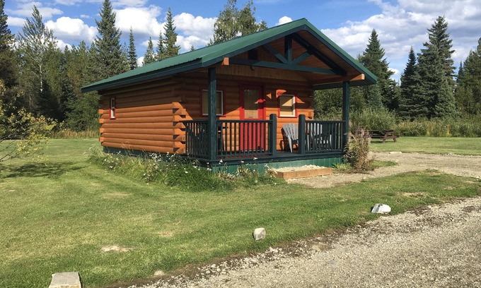 Crescent Spur Cabin | Canadian Country Cabins.