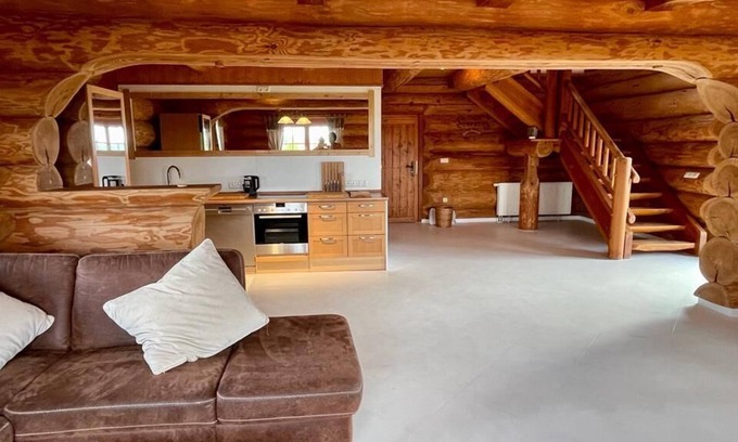 Starkenburg Cabin | Canadian wooden house with panoramic views, ideal for holidays with your four-legged friend