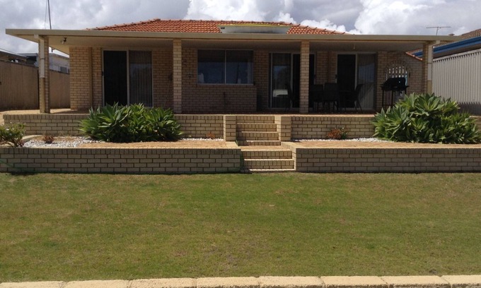 South Yunderup House | Canal Cottage/Holiday House