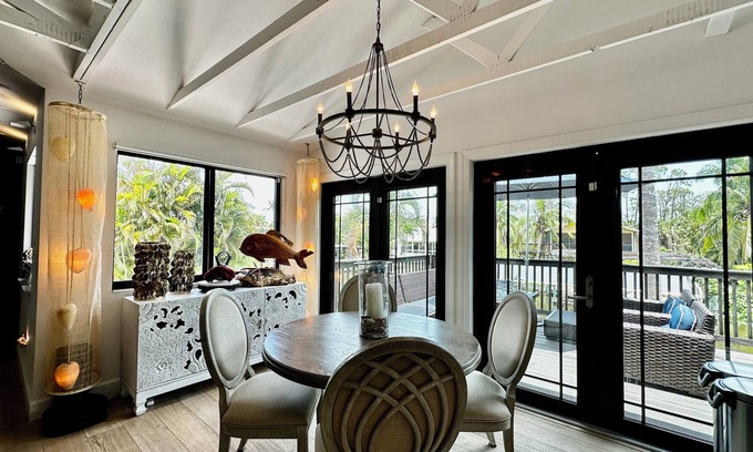 Redevelopment Area House | Canal Front, Gulf Access, Walk to downtown on Naples greenway!