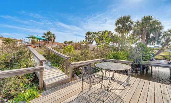 North Port House | Canal-Front Home w/Private Dock in North Port!
