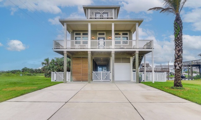 Isla Del Sol House | Canal-Front Home, Walk to Sea Isle Beach!