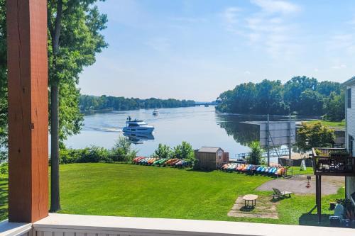 Village of Waterford Apartment | Canal-Front Waterford Apartment on Hudson River