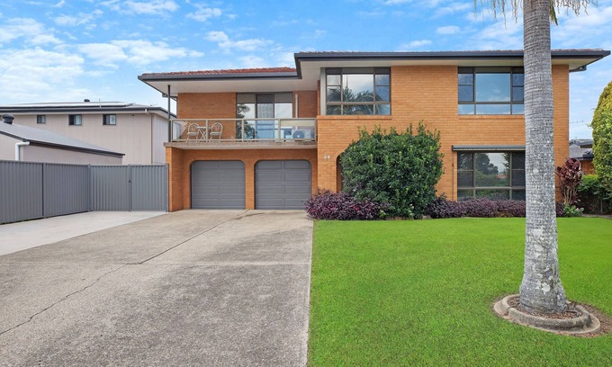 Port Macquarie House | Canal Frontage with Private Jetty