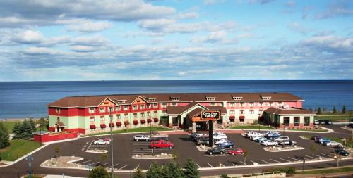 Downtown - Waterfront Hotel | Canal Park Lodge