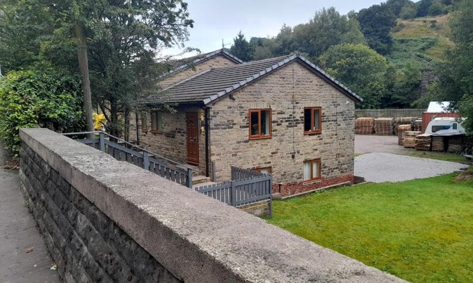 Walsden Apartment | Canal View