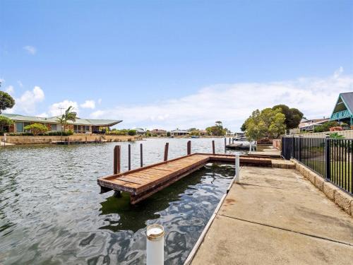 South Yunderup House | Canal Viewprivate Jettypet Friendlyfire Pit