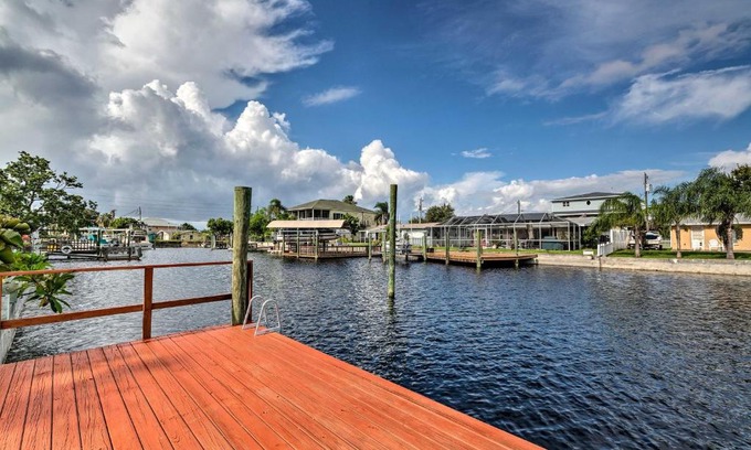 Hudson Beach Estates House | Canalfront Hudson Home with Private Dock and Yard!