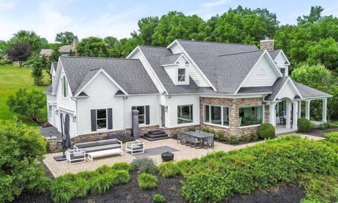 Canandaigua House | Canandaigua Lake Manor