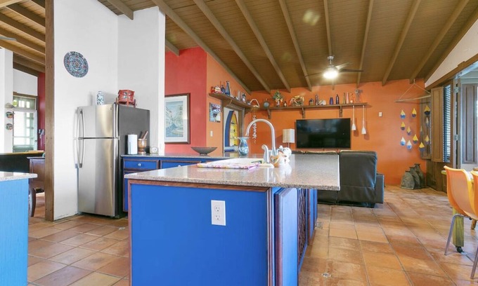 Jarealito Villa | Canary Castle, Your Seaside Retreat!