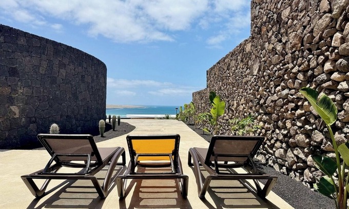 Urbanizacion Famara Villa | Canaryislandshost I Oliva II
