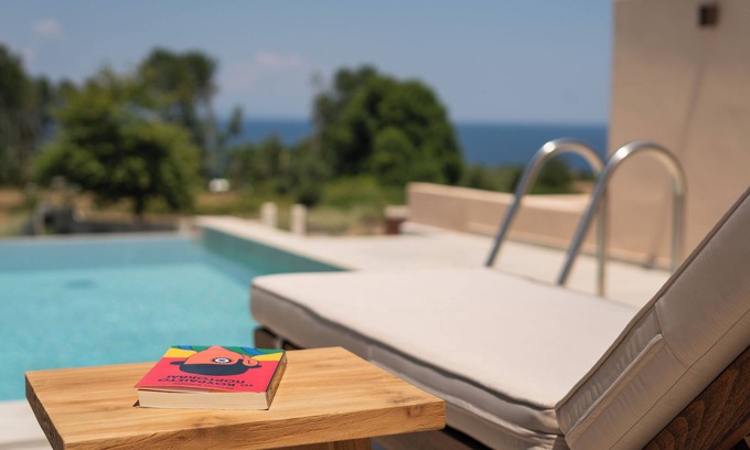Ierissos Villa | Candelas Suites and NaturenThree-Bedroom Villa with Sea View & private pool