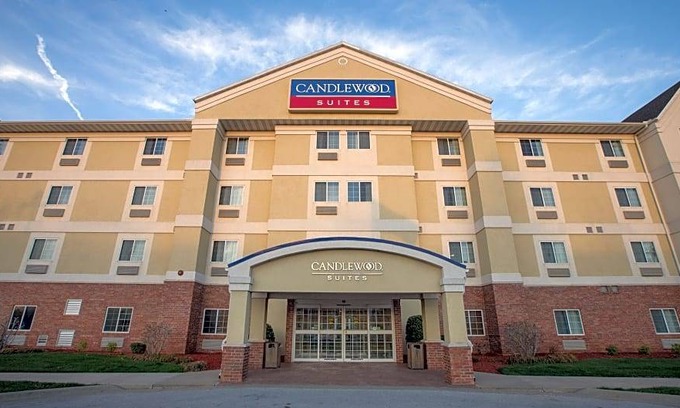Springfield Hotel | Candlewood Suites Springfield, an IHG Hotel
