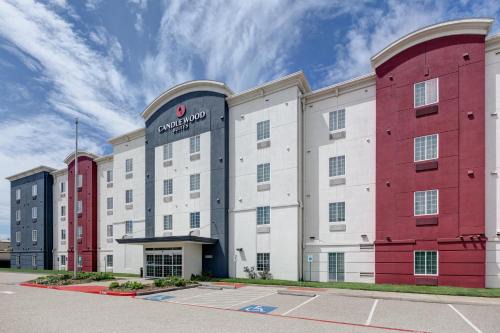 North Shore Hotel | Candlewood Suites Houston I-10 East by IHG