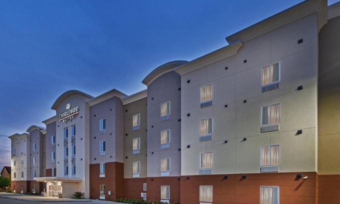 Pasadena Hotel | Candlewood Suites - Houston - Pasadena by IHG