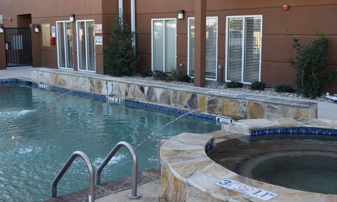 Monahans Hotel | Candlewood Suites Monahans by IHG