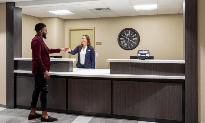 Rochester Hotel | Candlewood Suites - Rochester Mayo Clinic Area