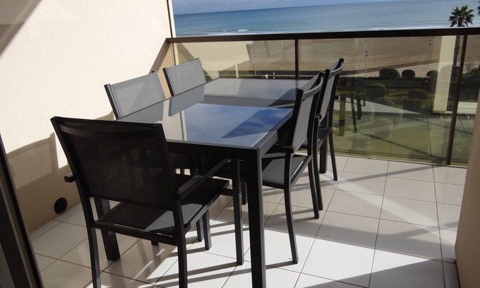 La Cote Radieuse Apartment | CANET South, T2 LUXURY AIR CONDITIONED, SEA VIEW - DIRECT BEACH, wifi, parking, pool